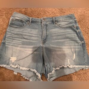 Women’s Jean Short